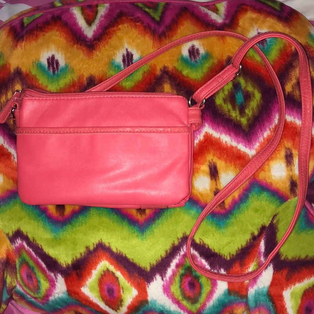 Pink purse ๐ - Picture 2 of 8